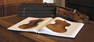 Edizioni, immagine coordinata, calendari, shopping bags, carpette, etichette adesive in bobina, etichette adesive a foglio, cartellini, cluster